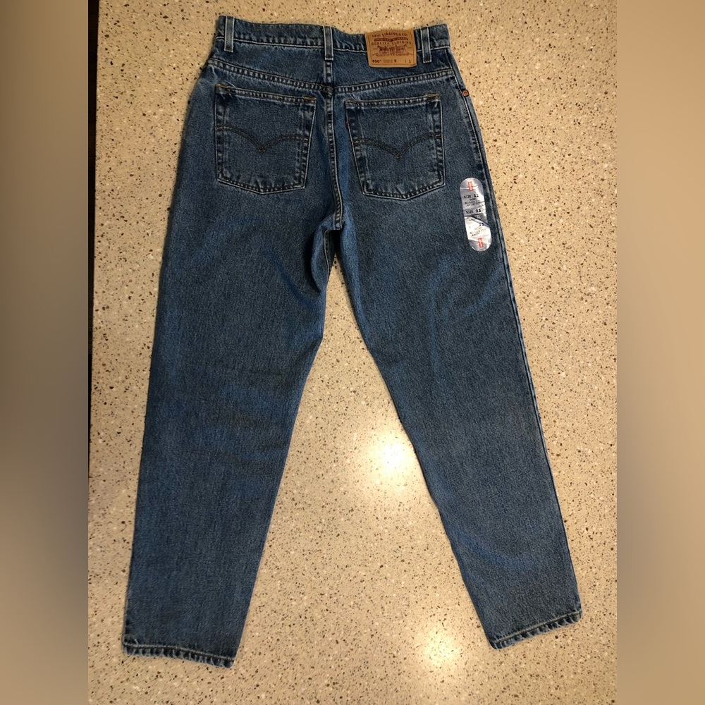 New Levi 550 Relaxed Fit Tapered Leg Junior Cut 11 Short